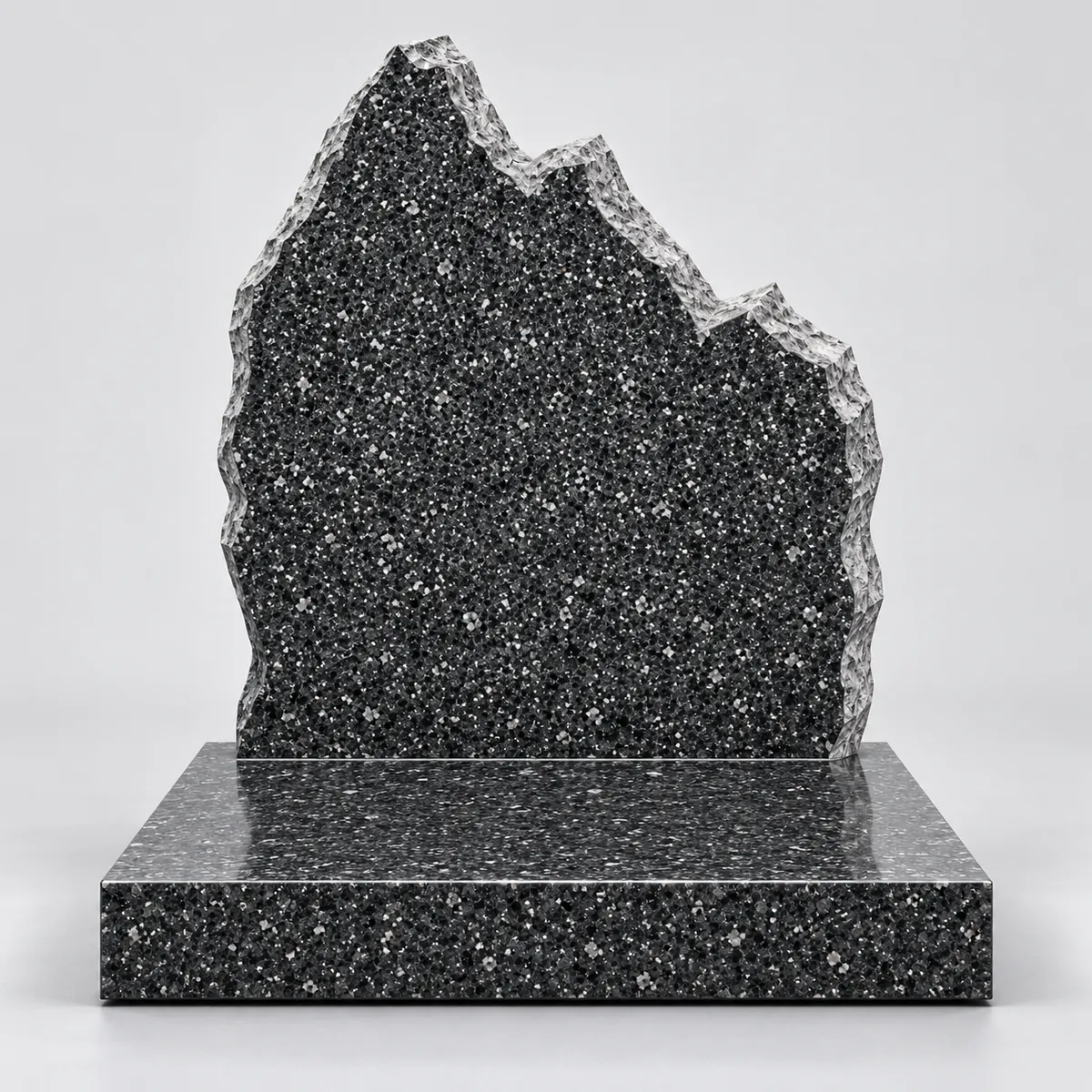 Stèle du modèle Montagne 1, monument cinéraire en Bengal, vue de face